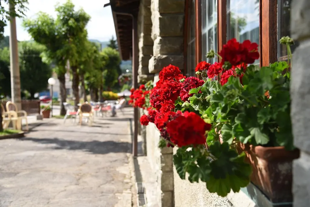 Albergo Bucaneve Pievepelago Hotel